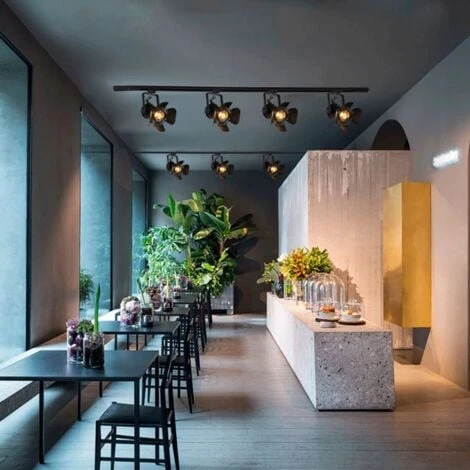 Binario Trifase Regolabile Spot "CINEMA" E27 5 Binario Trifase Regolabile Spot "CINEMA" E27 - immagine 3