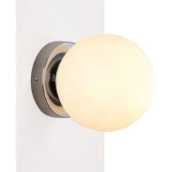 Applique Con Sfera In Vetro Opalino "AVA" Inspiration En Flos IC C/W1- E27 - IP44 Colore Cromo