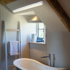 Randaco Luce LED Per Ambienti Umidi 120 Cm, 1 Tubo Da Officina Da 18 W LED, Plafoniera Per Ufficio, Magazzino, Cucina, Parcheggio, Bianco Neutro -Offerta economica OSRAM || Paulmann || ATMOSPHERA 82454642 5